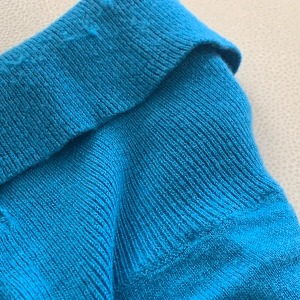 Ann Taylor Turtleneck SS Sweater M Blue Lightweight Minimalist Career Classic - Picture 8 of 9